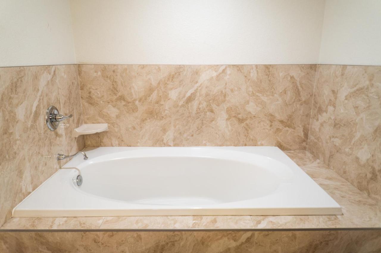 Maywood Inn Zewnętrze zdjęcie